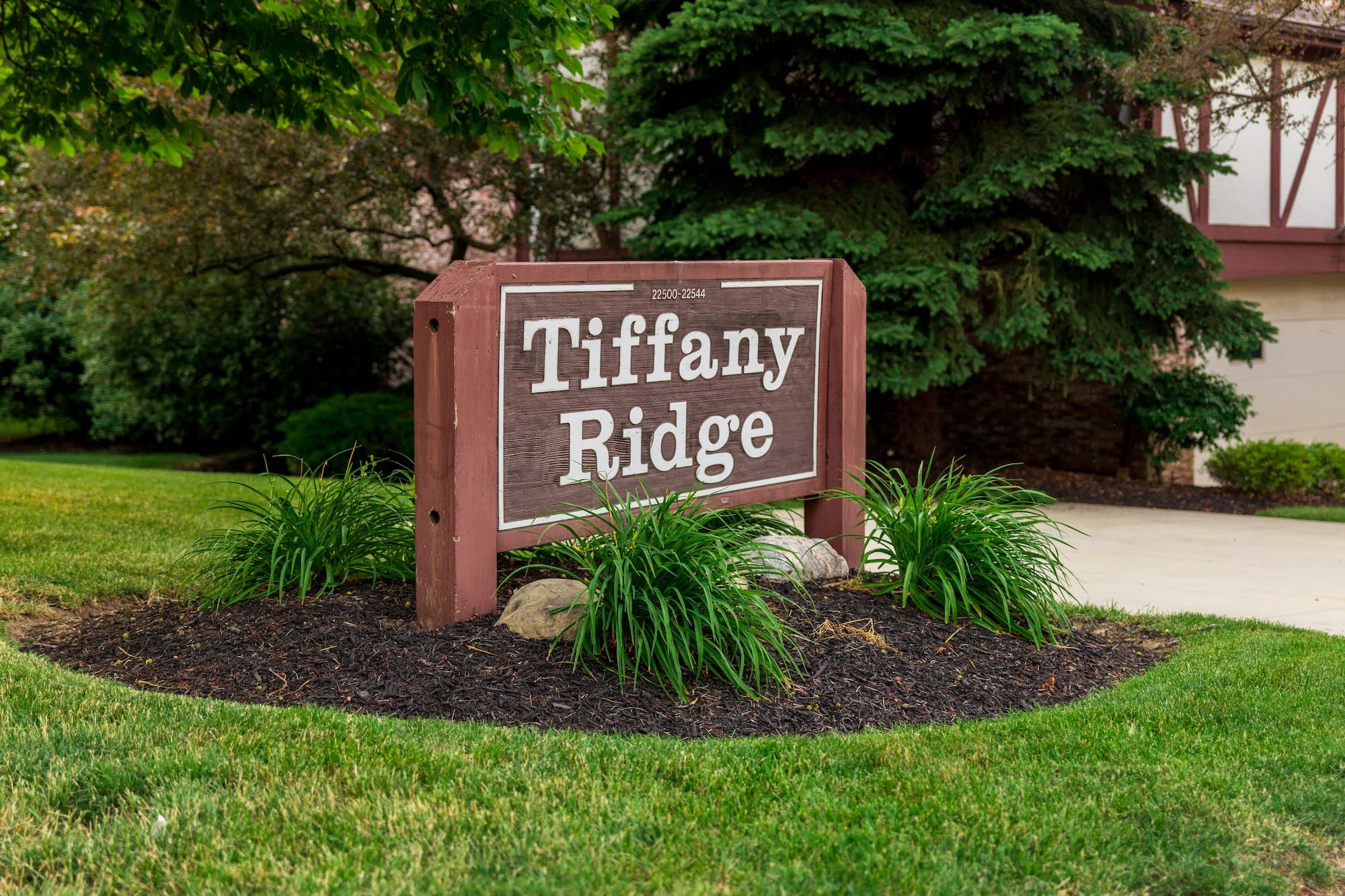 Tiffany Ridge Rocky River2
